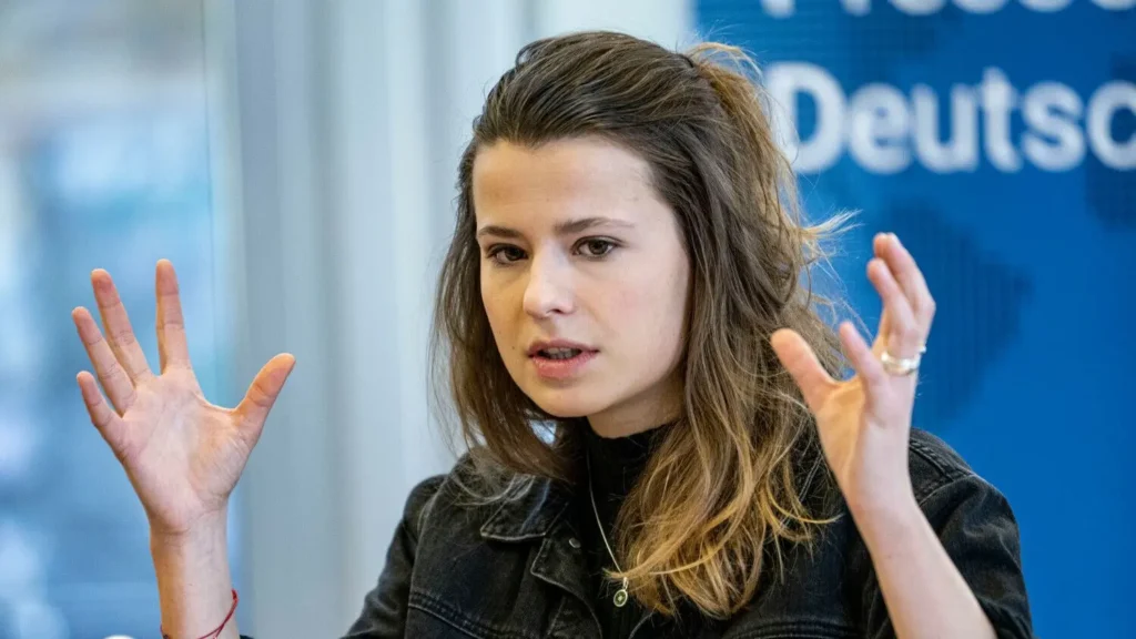 Luisa Neubauer Eltern Millionär – Alles, was Sie wissen müssen luisa neubauer eltern millionär